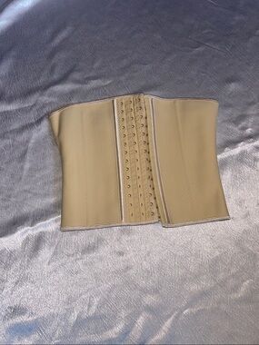 Beige Women’s Waist Cincher Corset Belt with Hook-and-Eye Closure